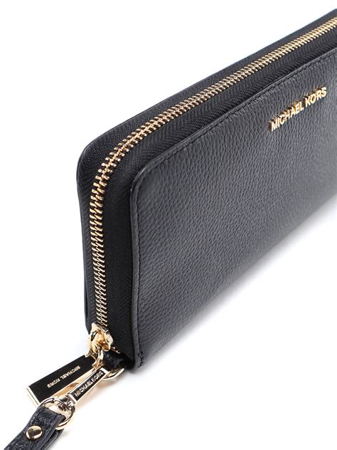 michael kors wallet continental jet set leather black|Michael Kors travel continental wallet.